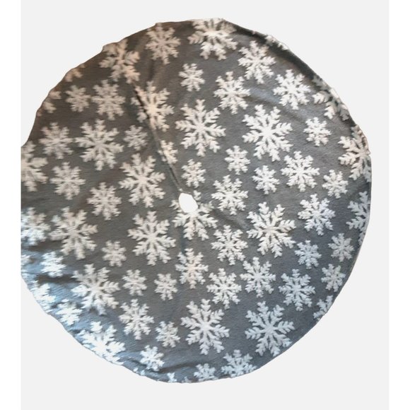 Gray Snowflake Fleece Christmas Tree Skirt, Stocking & Pillow Cover Set Festive - Picture 2 of 5